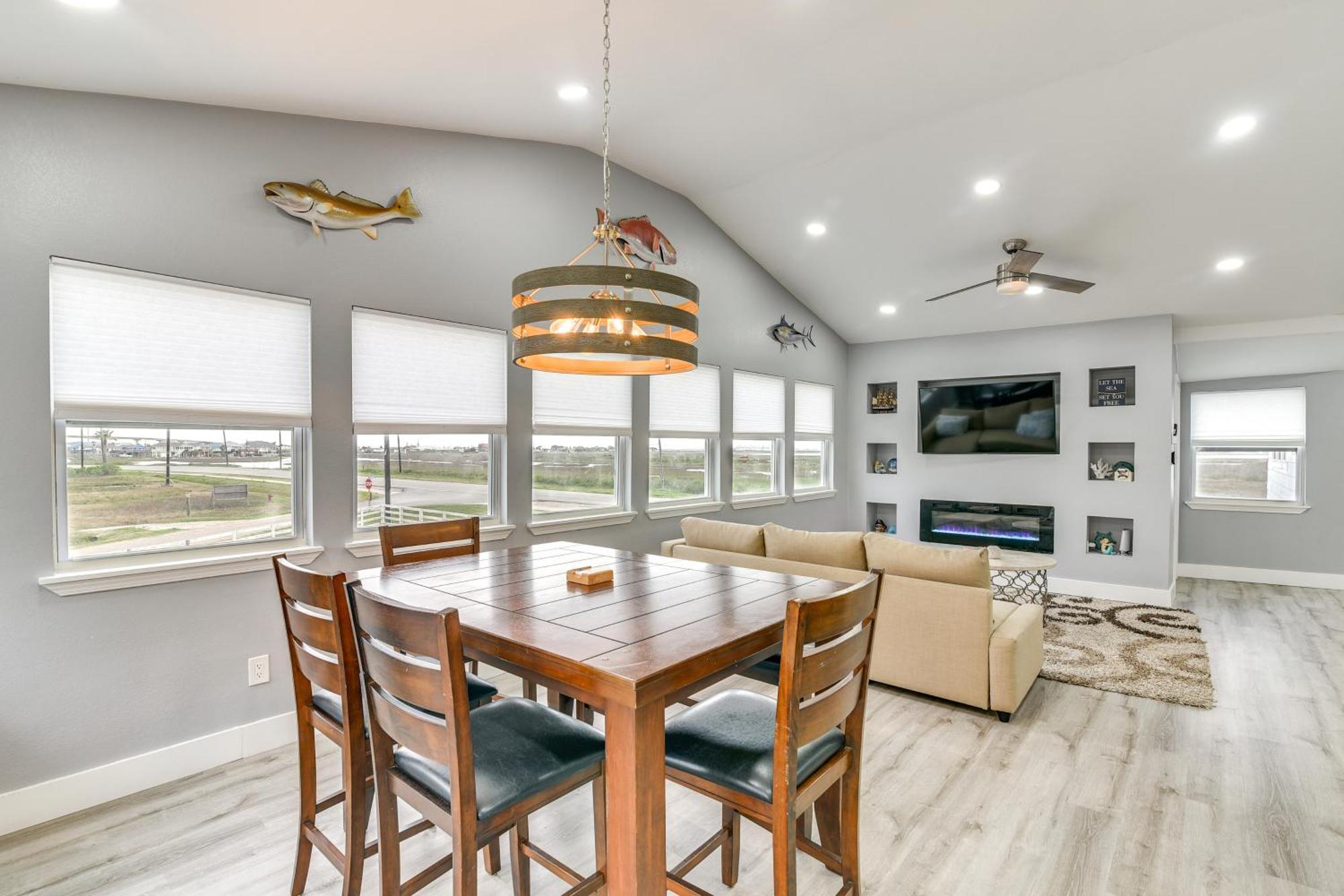 Modern Freeport Home Short Walk To Surfside Beach Экстерьер фото